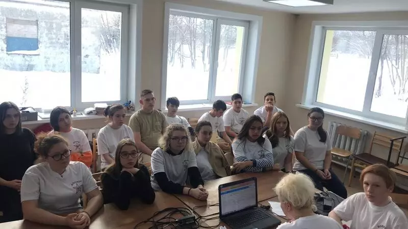 С “лейкой” и блокнотом