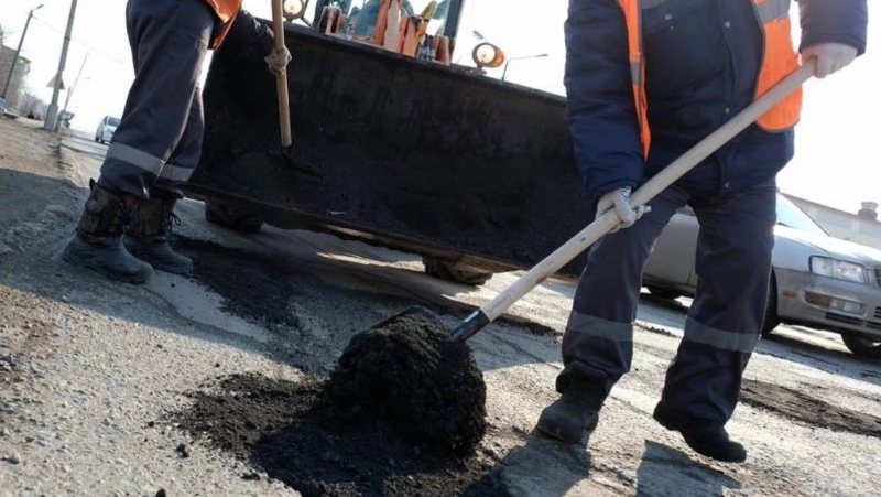 На Сахалине и Курилах выполнили план по ямочному ремонту дорог