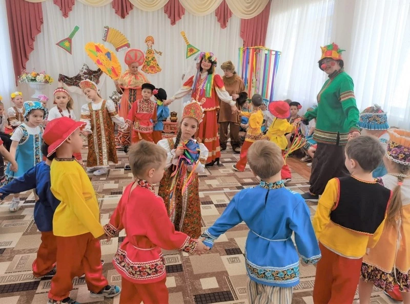 Как скоморохи Весну зазывали