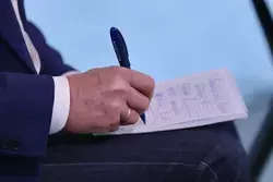 Часть затрат на услуги няни компенсируют сахалинским семьям