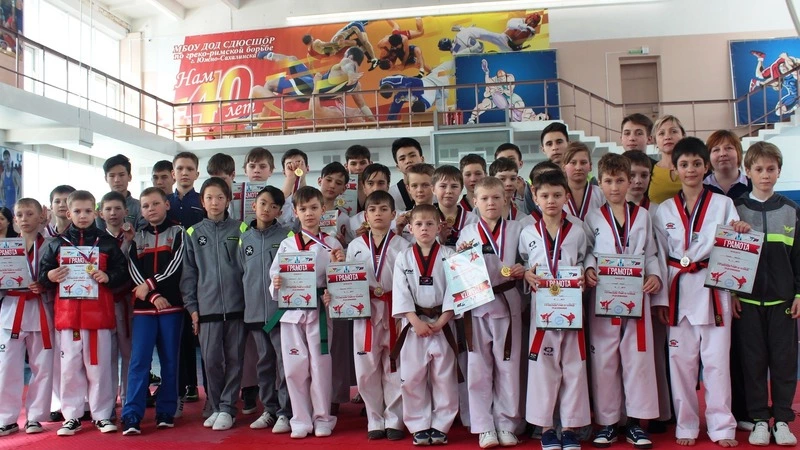 Побеждают юные