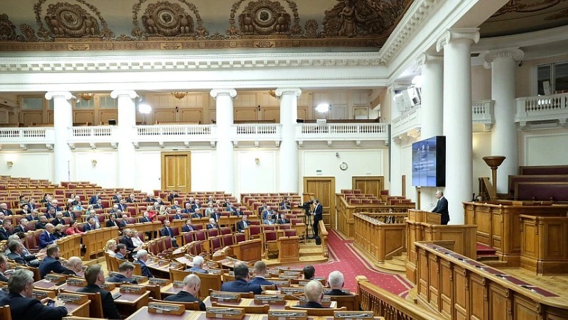 Какие законы вступят в силу в мае 2023 года: запрет вейпов детям и госизмена
