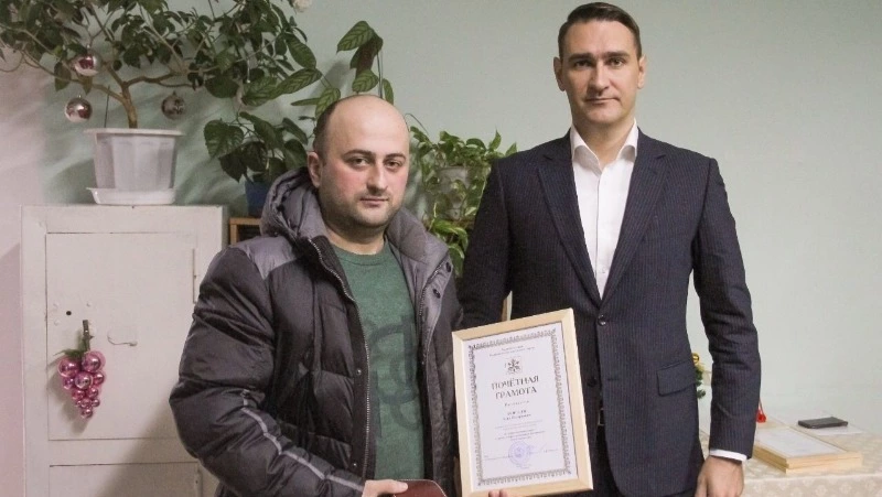 Мэр поздравил корсаковских энергетиков с профессиональным праздником