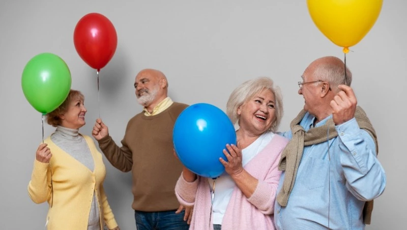 28 октября День Бабушек и Дедушек: открытки и поздравления