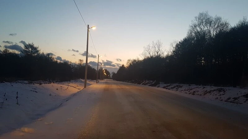 На дороге в военный городок села Соловьевка появилось освещение