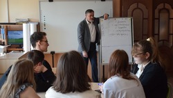 Старшеклассники Корсакова узнали формулу финансового благополучия